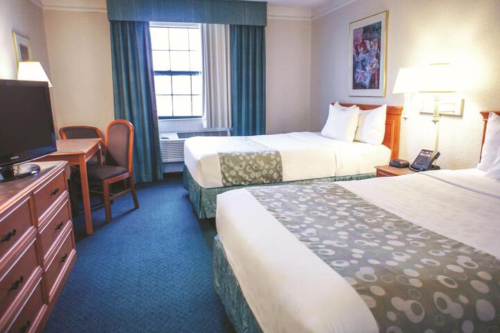 2 Double Beds Deluxe Room (3 of 7)