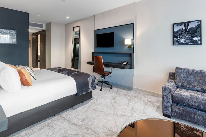 Room 27 of 85