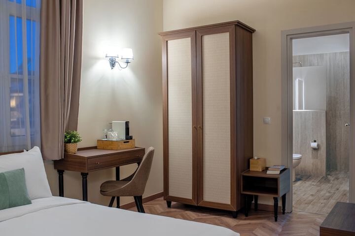 Room 48 of 115