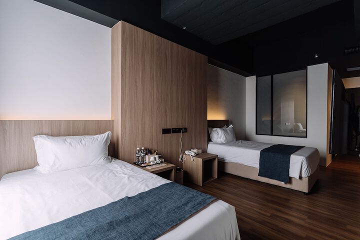Room 10 of 15