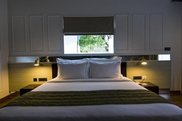 Room 4 of 23