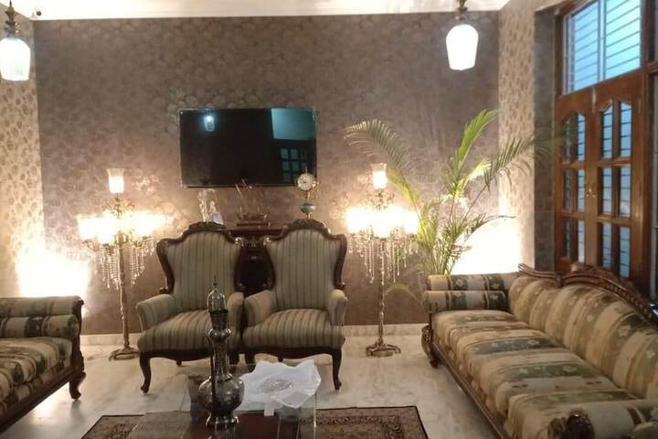 Room 15 of 28