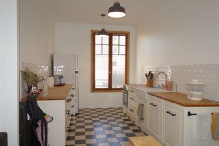 Room 13 of 18