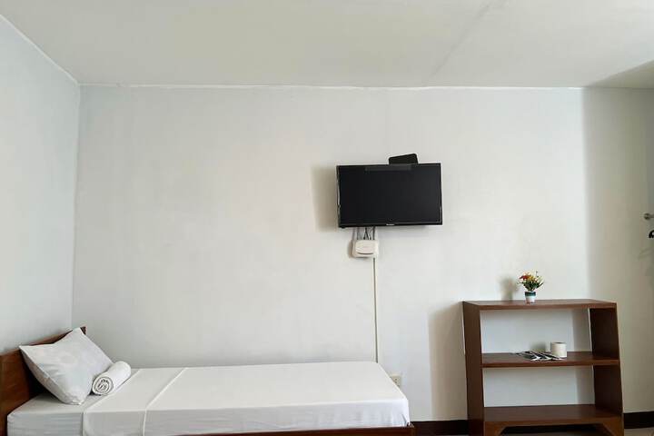 Room 25 of 84