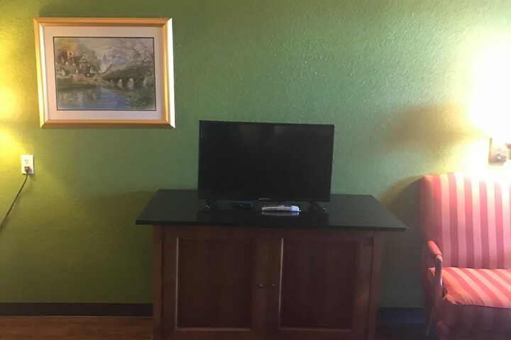 Room 3 of 30