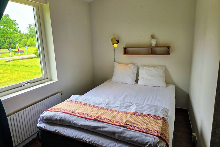 Room 17 of 77