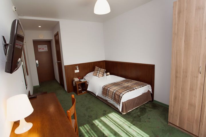 Room 5 of 70