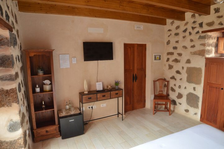 Room 3 of 40