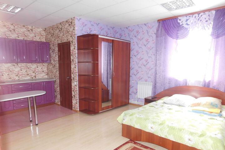 Room 8 of 12