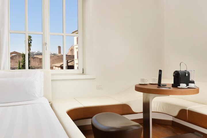 Room 32 of 110