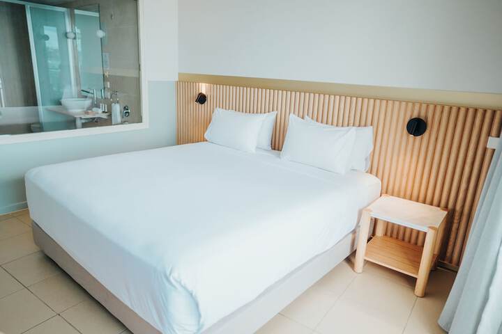 Room 3 of 50