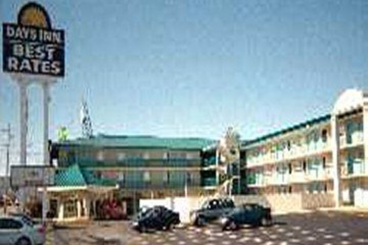 Exterior of Days Inn - Chattanooga