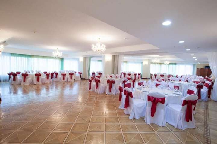 Ballroom/Hall 53 of 60