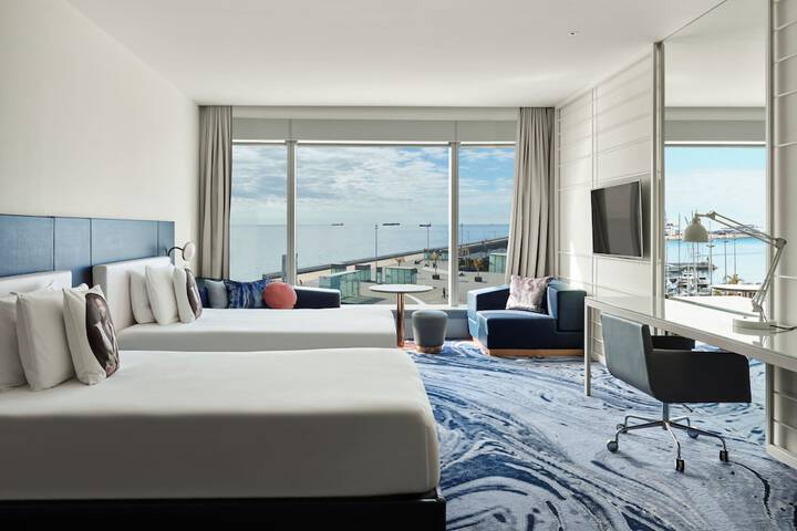 Room 35 of 246