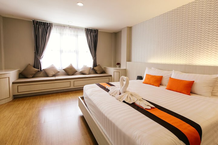 Room 80 of 174