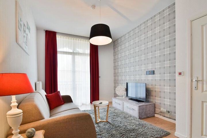 Room 13 of 35