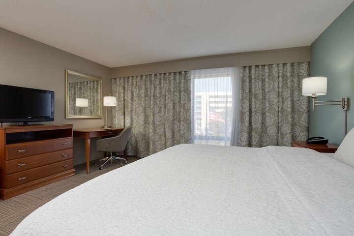 Room 4 of 37