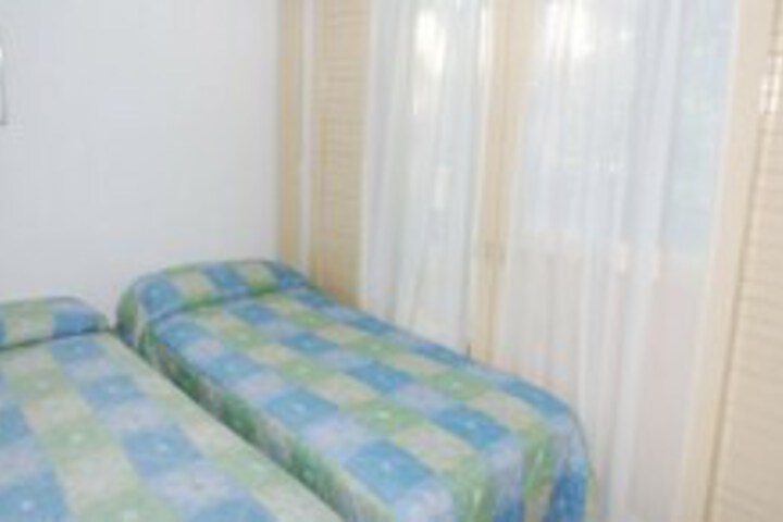 Room 4 of 30