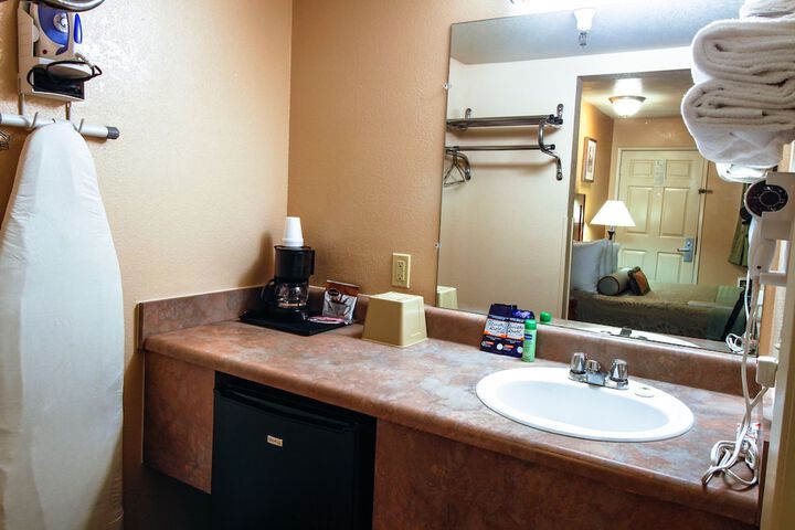 Bathroom sink