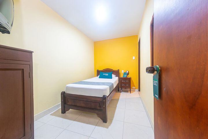 Room 9 of 30
