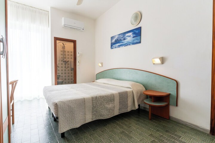 Room 41 of 85
