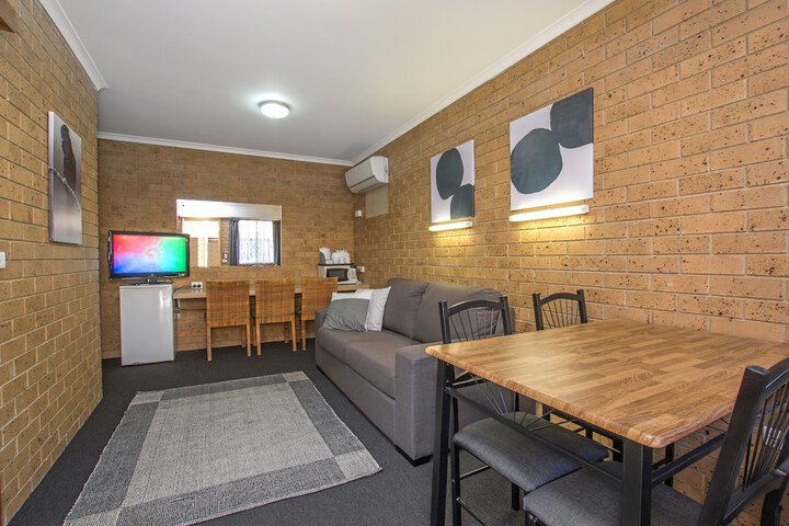 Room 15 of 26