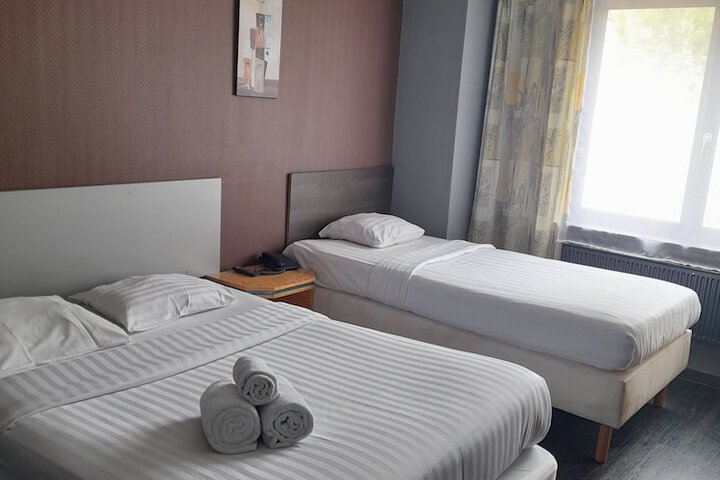 Room 17 of 39