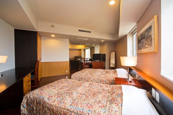Room 10 of 43