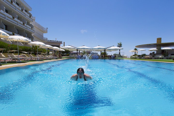 Pool 42 of 143