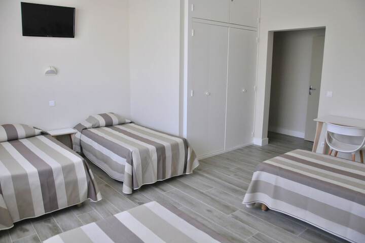 Room 5 of 42