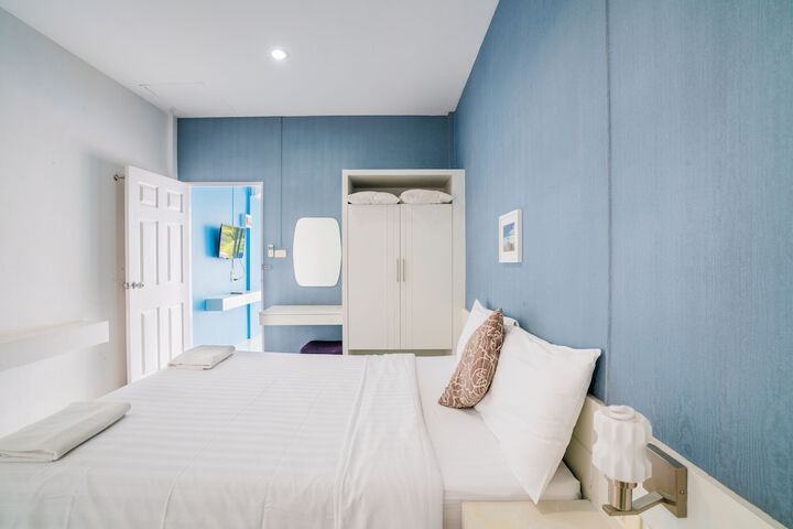 Room 18 of 135