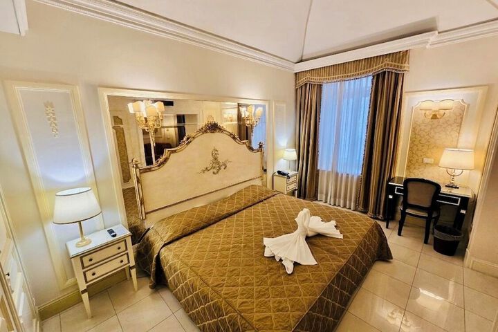 Room 32 of 72