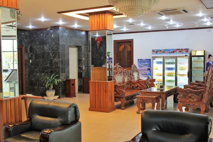 Hotel Lobby