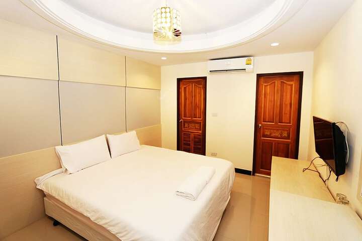 Room 10 of 44