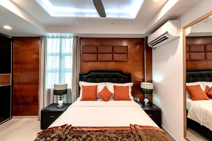 Room 8 of 114