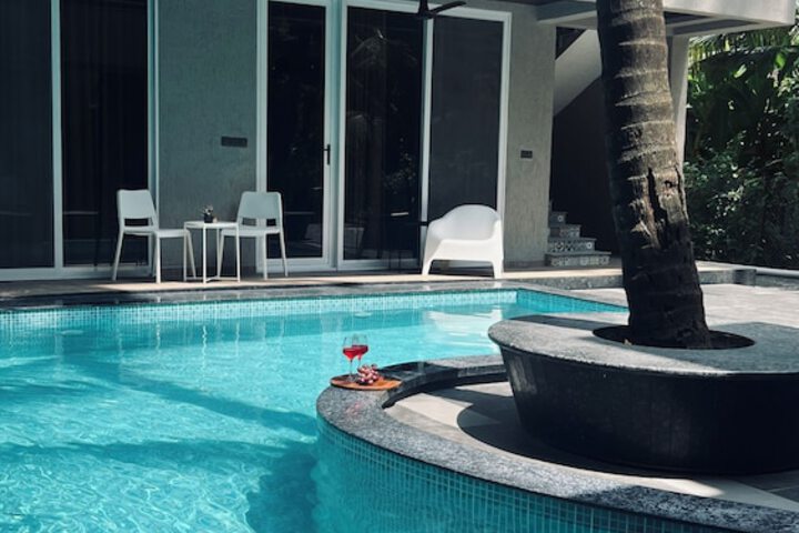 Pool 21 of 32