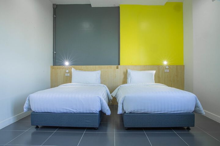 Room 18 of 25