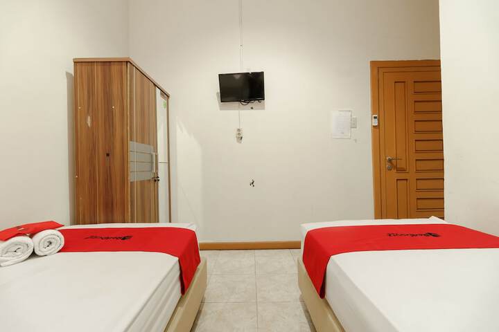 Room 9 of 16