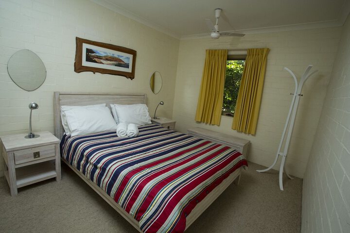 Room 4 of 25