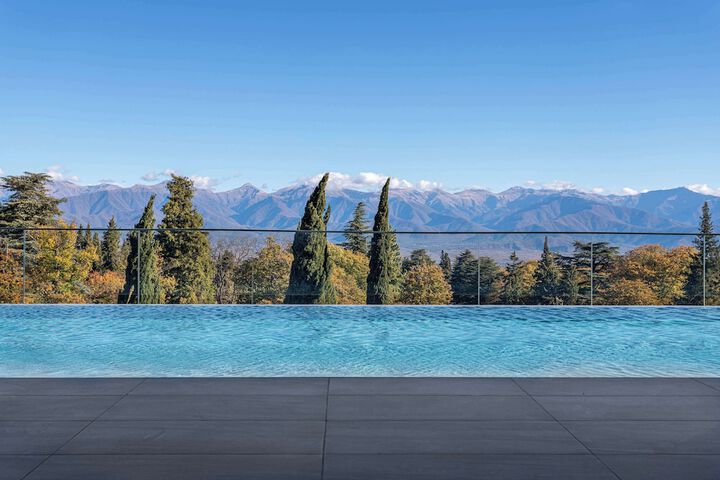 Pool 110 of 280