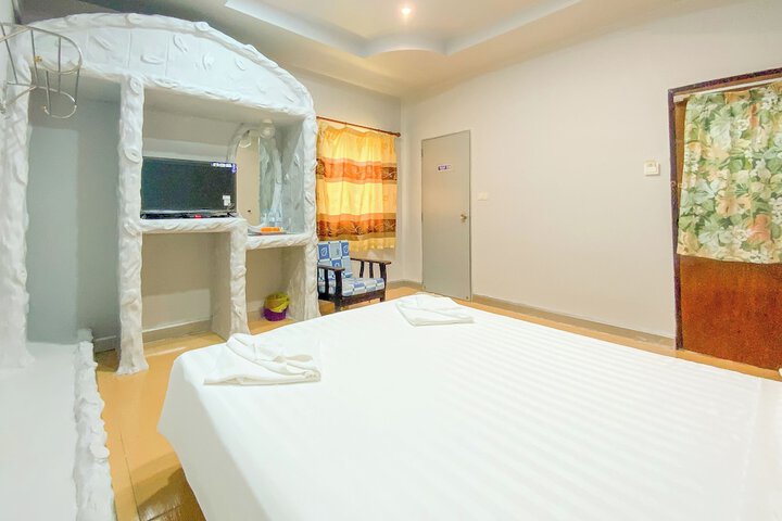 Room 3 of 41