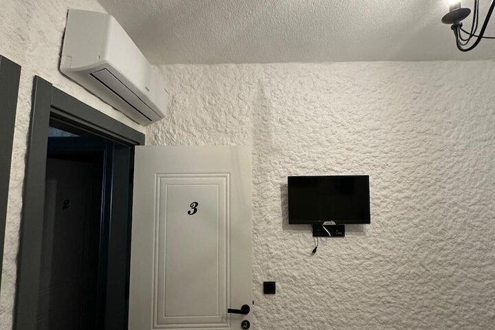 Room 10 of 29