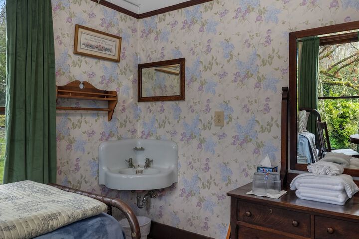 Room 26 of 91