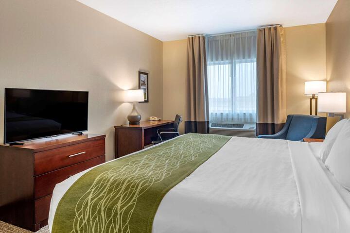 1 King Bed (8 of 11)