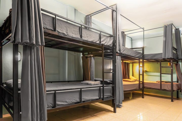 Room 16 of 64