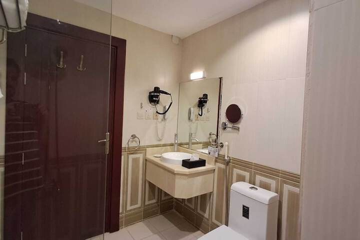 Room 12 of 15