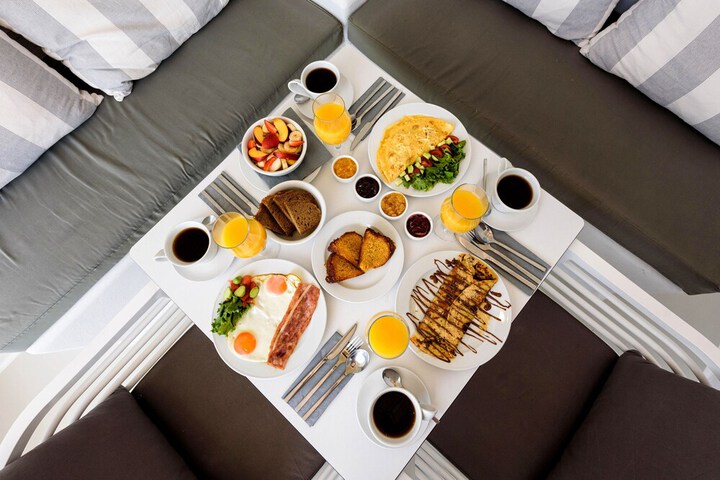 Breakfast/Coffee Service 136 of 169