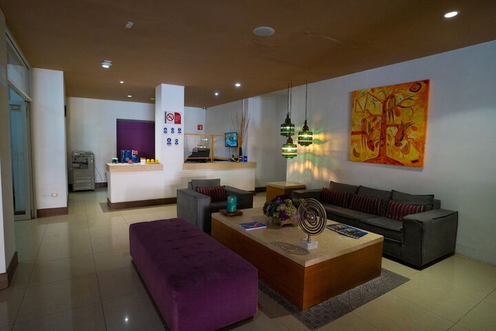 Guest Lobby