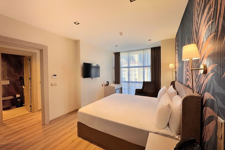 Room 63 of 137