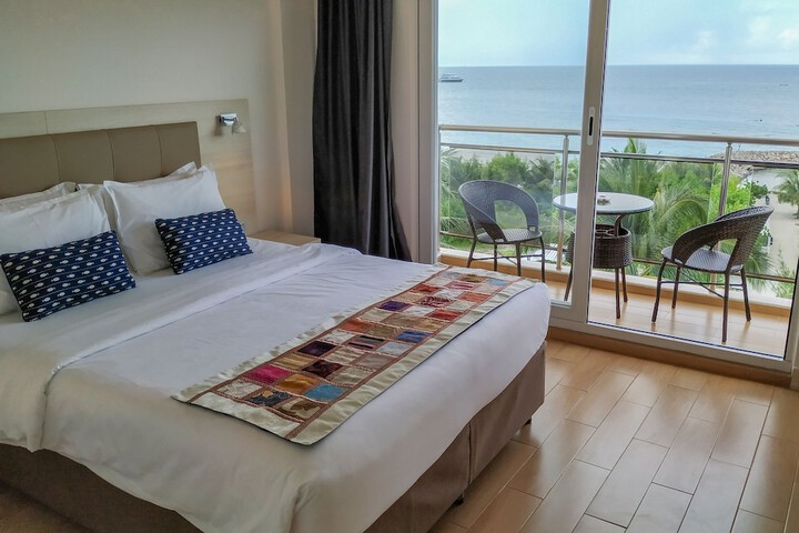 iCom Marina Sea View